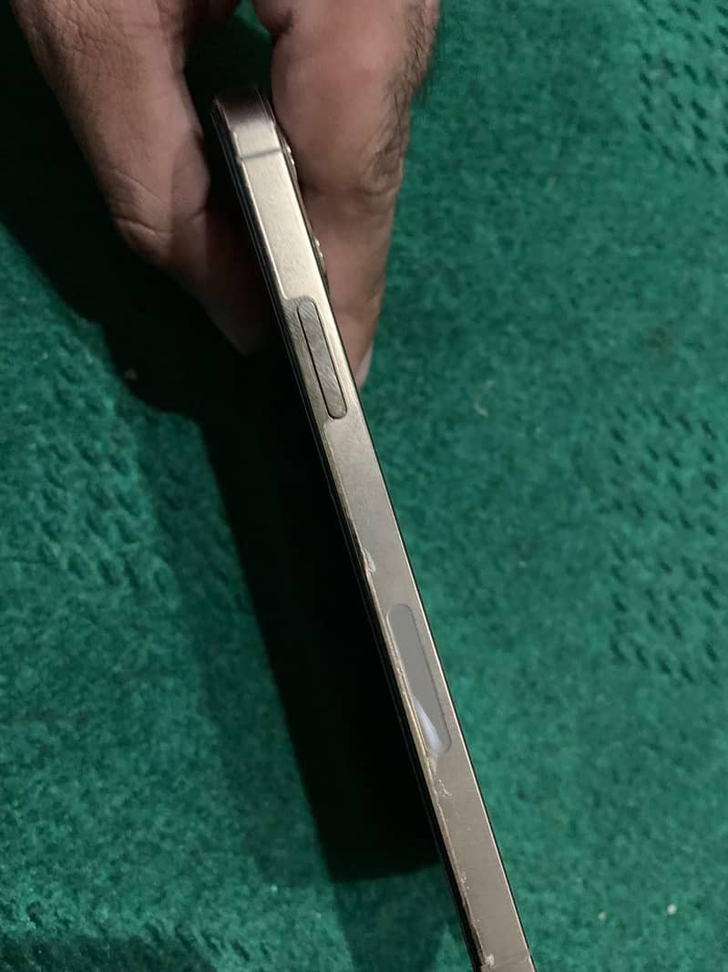 Apple iPhone 12 Pro 3