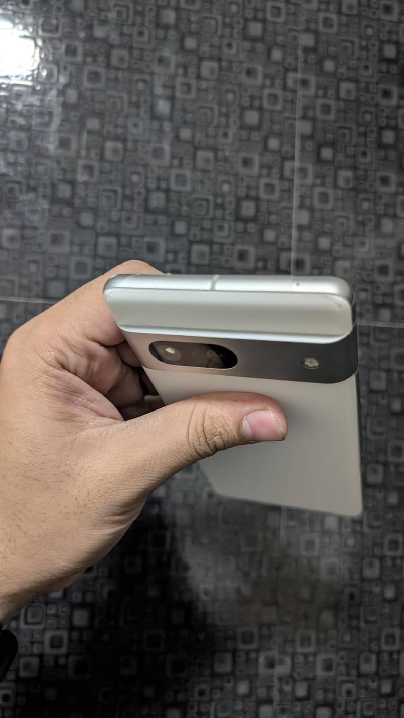 Google Pixel 7 5