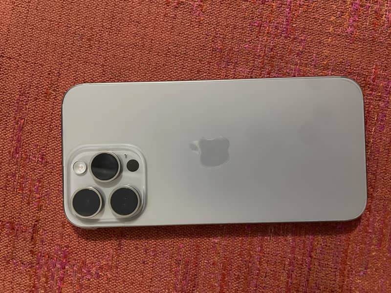 Apple iPhone 15 Pro Max 2