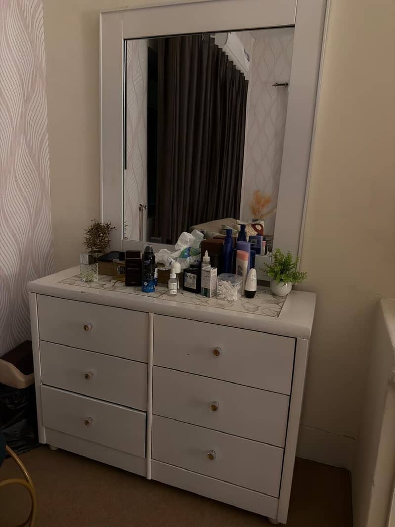Bed Set with side table & dressing 1