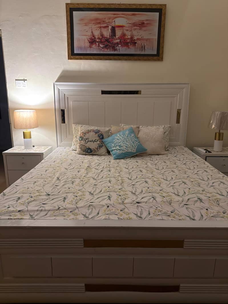 Bed Set with side table & dressing 4