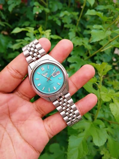Seiko 5 watch movement 7009 made in Japan