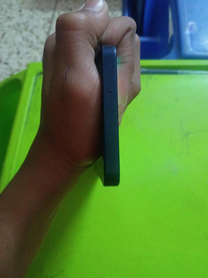 Samsung Mobile A06 4