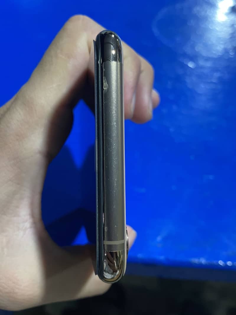 iPhone XS MAX 4