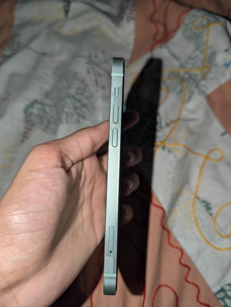 Apple iPhone 12 2
