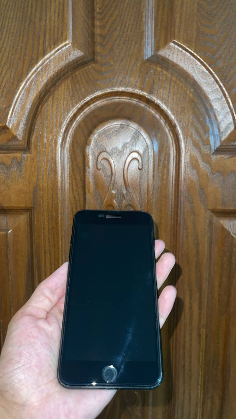 Apple iPhone 7 Plus 4
