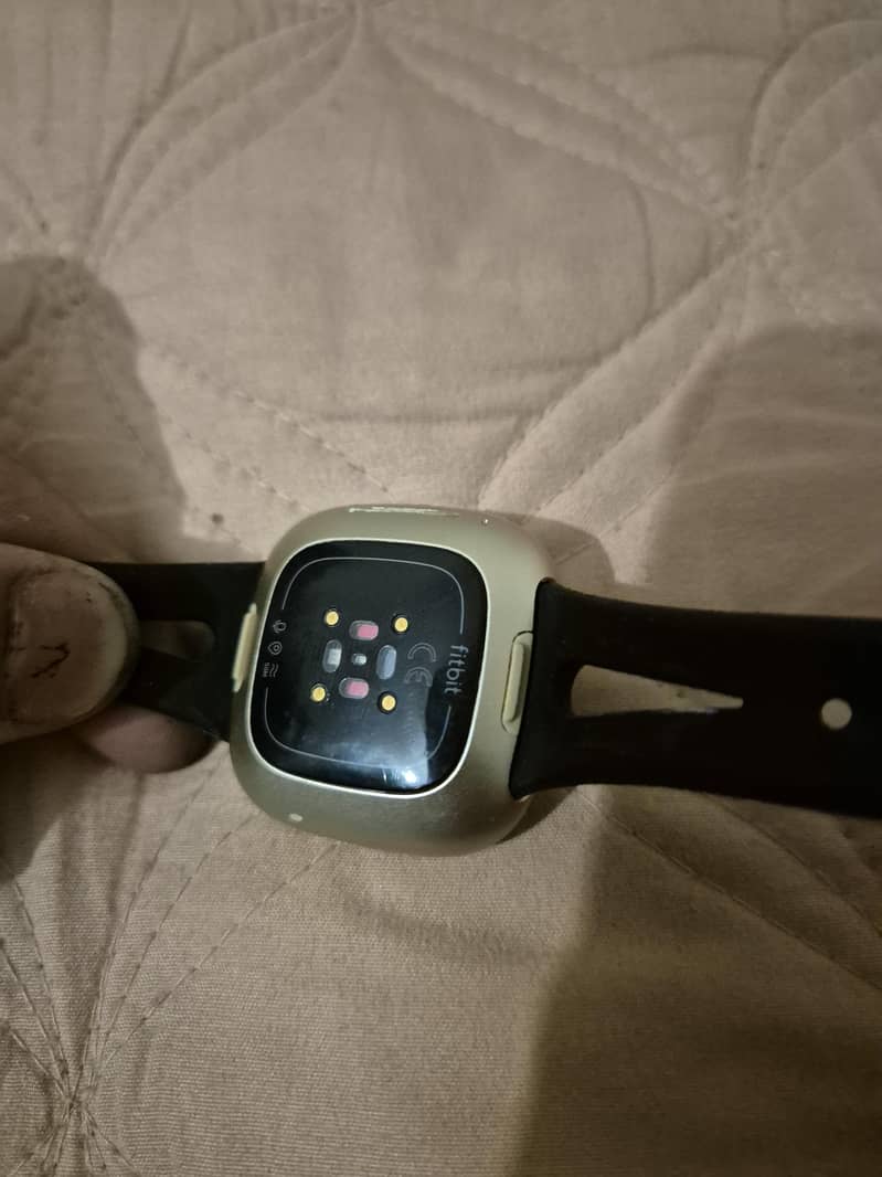 fitbit versa 3 all OK with extra strap 9