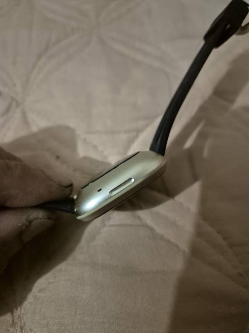 fitbit versa 3 all OK with extra strap 10