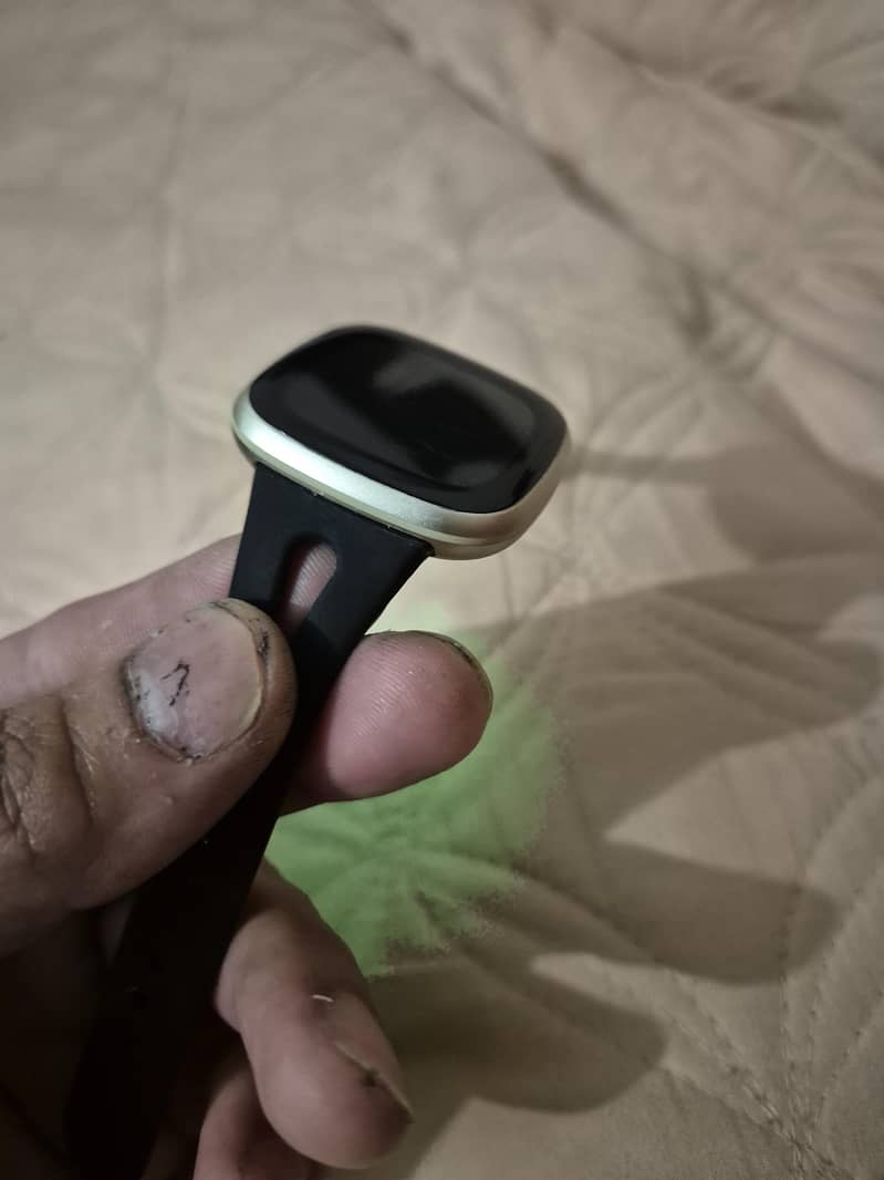 fitbit versa 3 all OK with extra strap 11