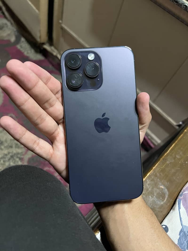 Apple iPhone 14 Pro Max 0