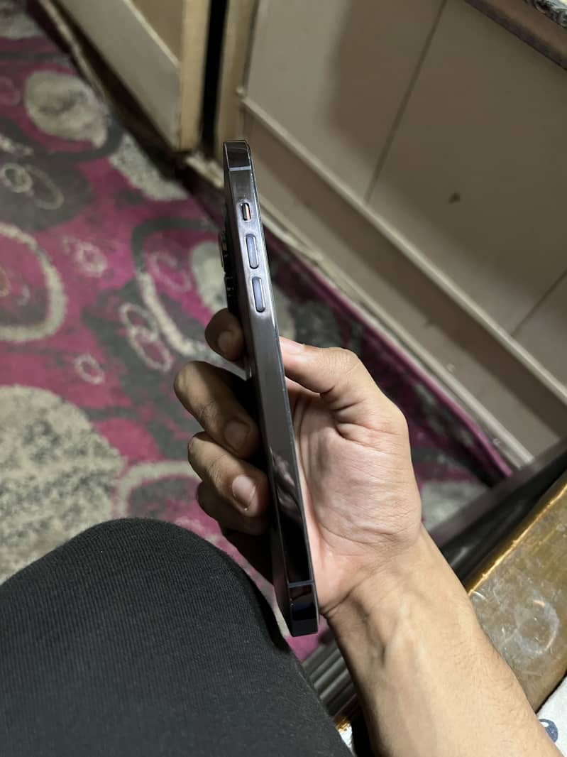 Apple iPhone 14 Pro Max 4