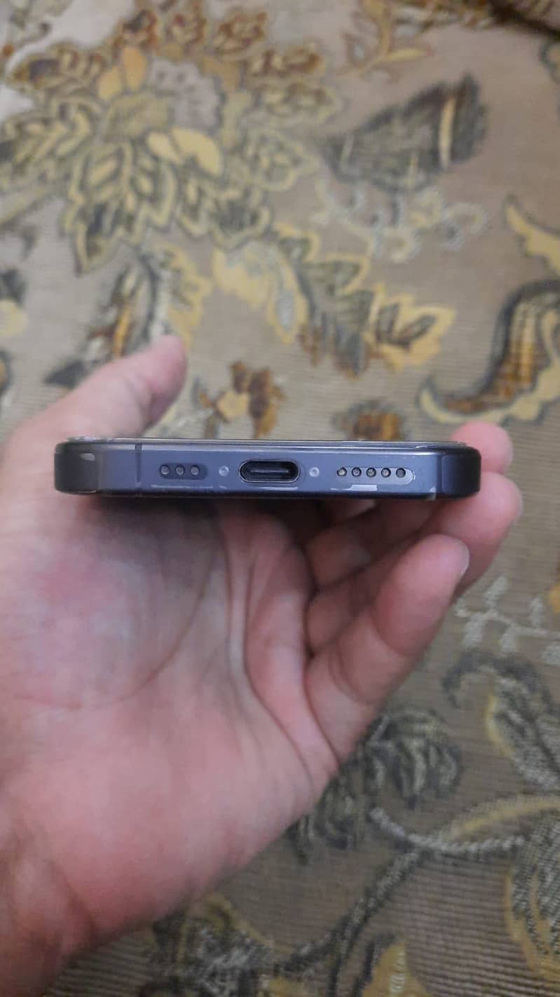 Apple iPhone 15 Pro 3