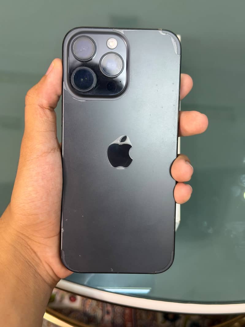 Apple iPhone 16 Pro Max 1
