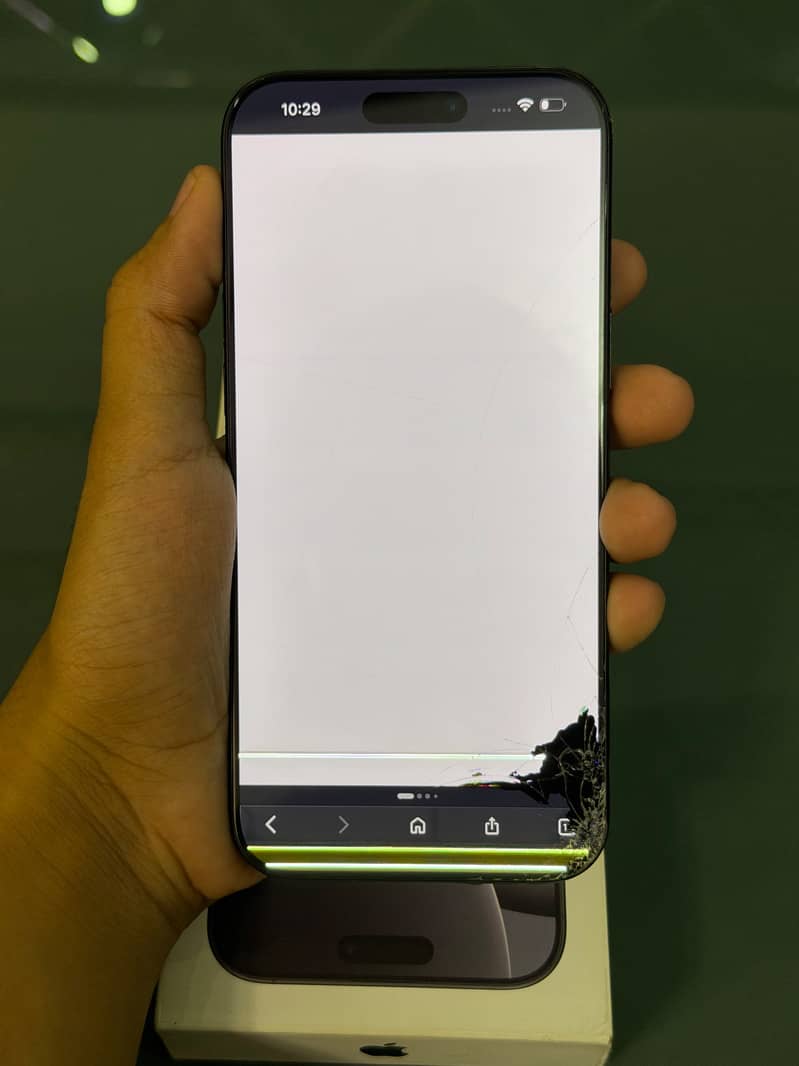 Apple iPhone 16 Pro Max 7