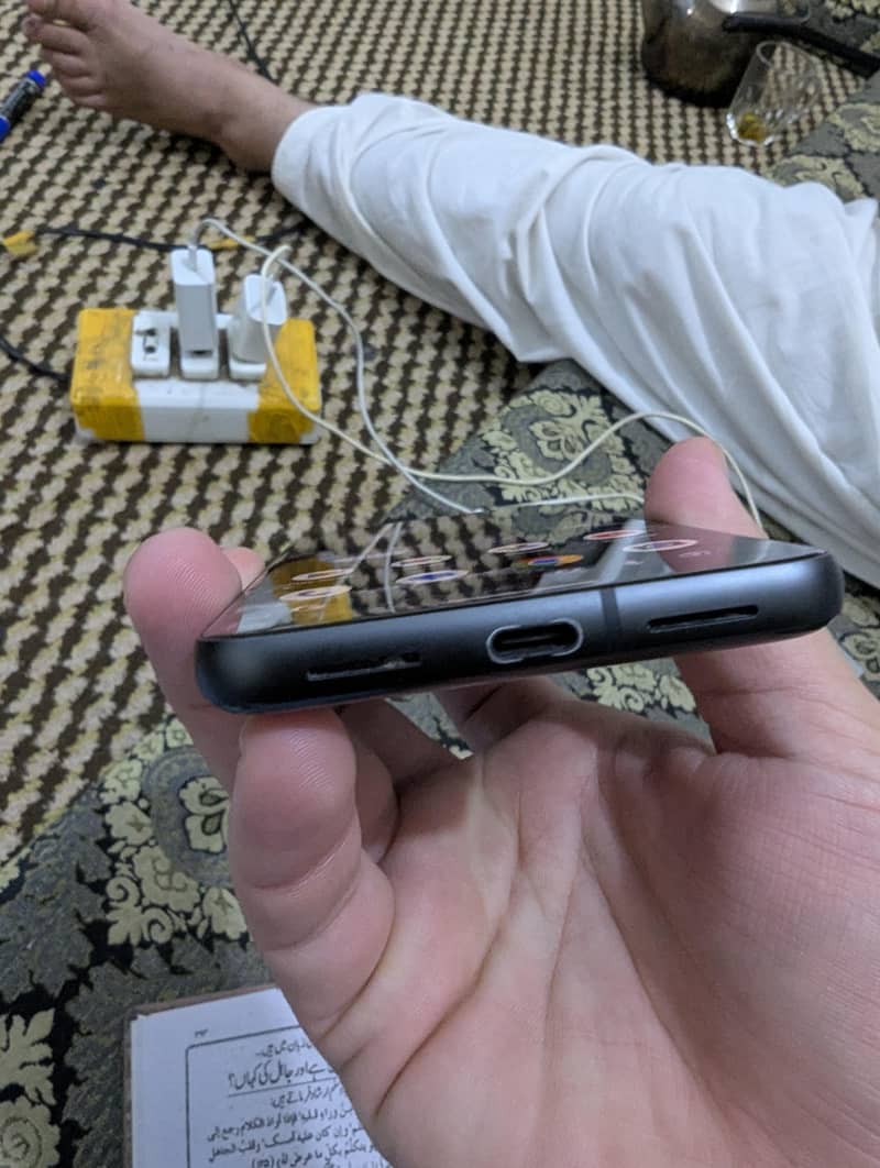 Google Pixel 8 4