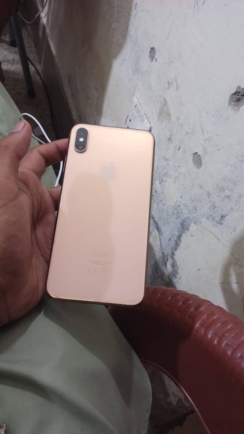 Apple iPhone XS Max 2