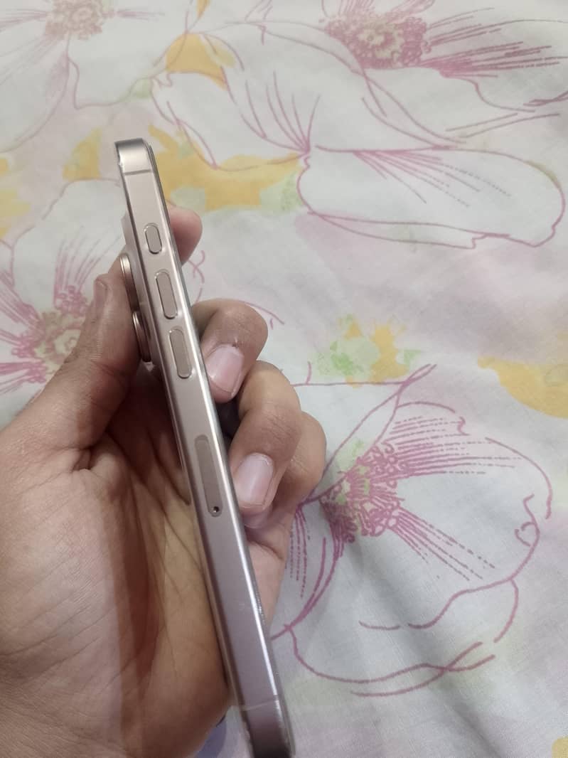 Apple iPhone 16 Pro 6