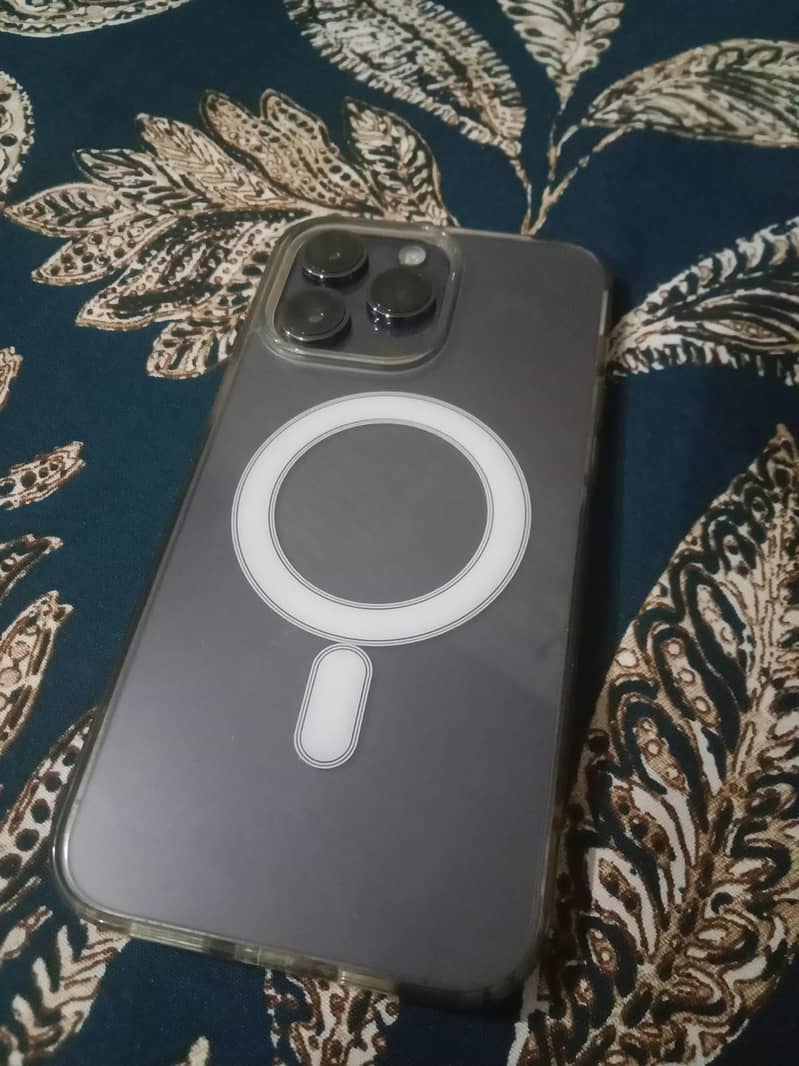 Apple iPhone 14 Pro Max 1