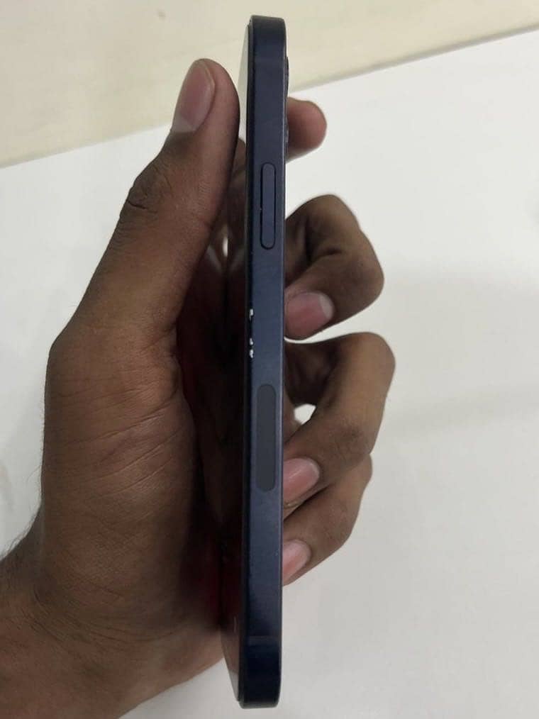 Apple iPhone 12 5