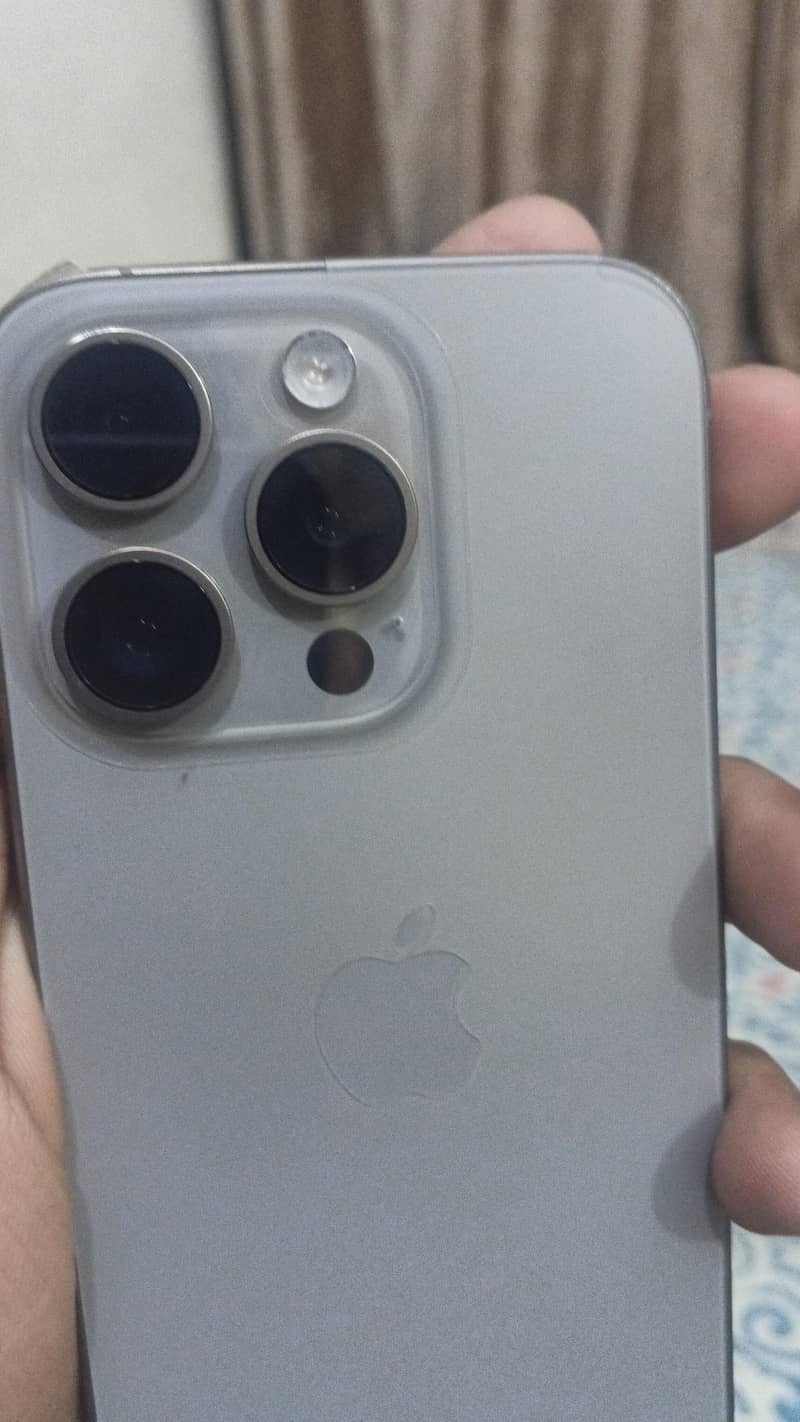Apple iPhone 15 Pro 1