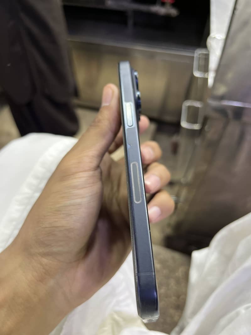 Apple iPhone 15 Pro Max 1