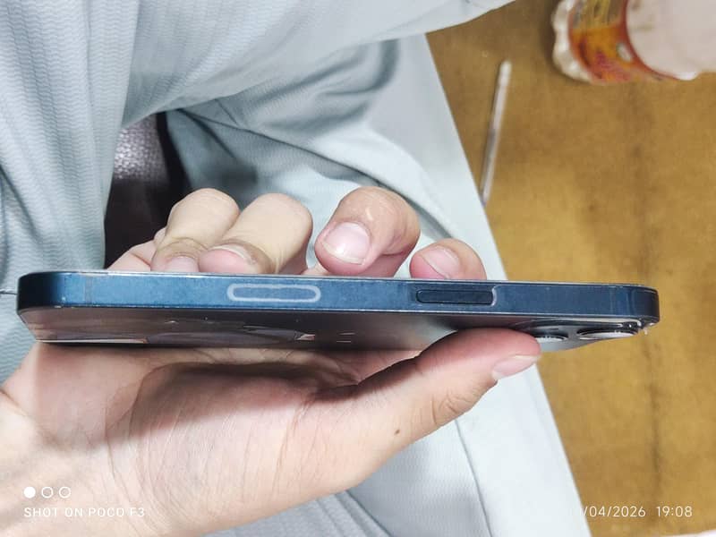 Apple iPhone 13 1