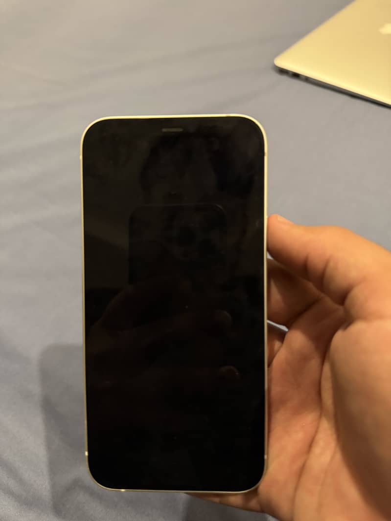 Apple iPhone 12 6