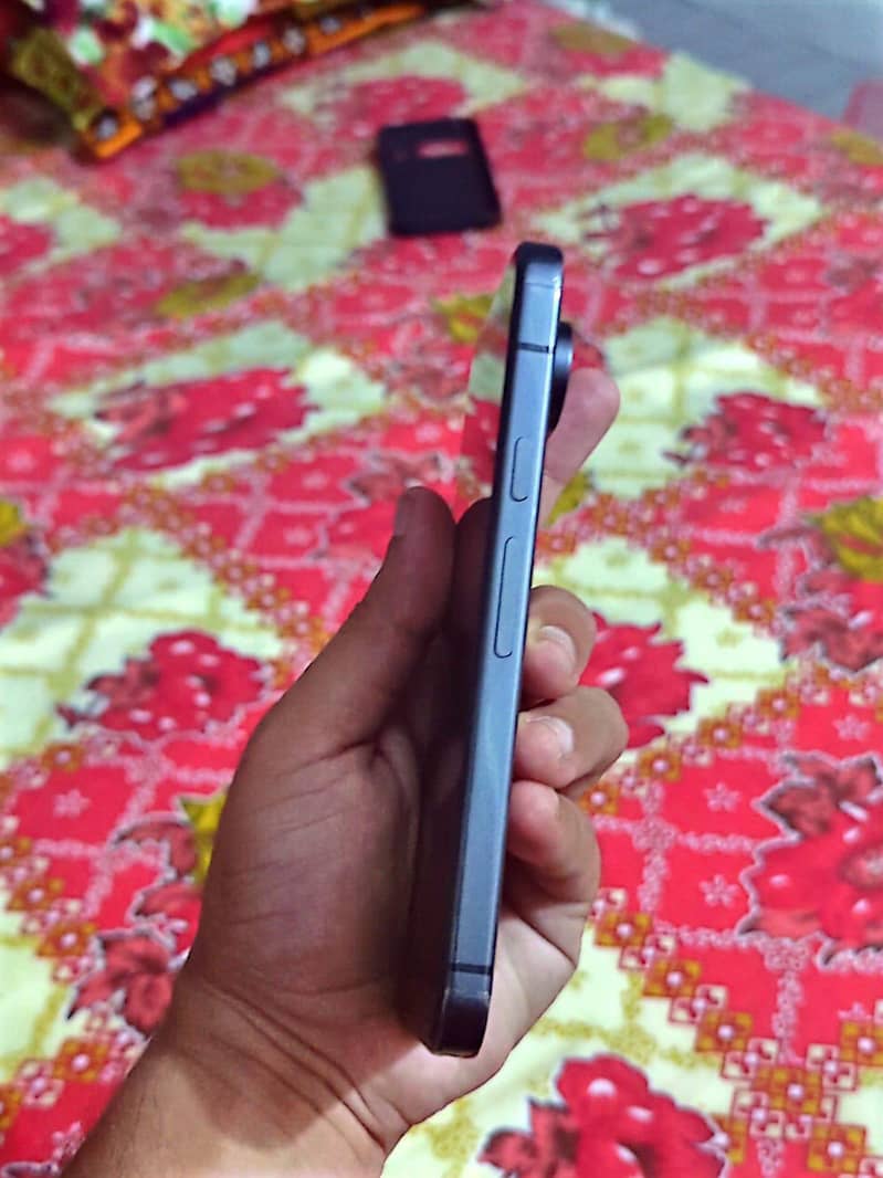 Google Pixel 9 5