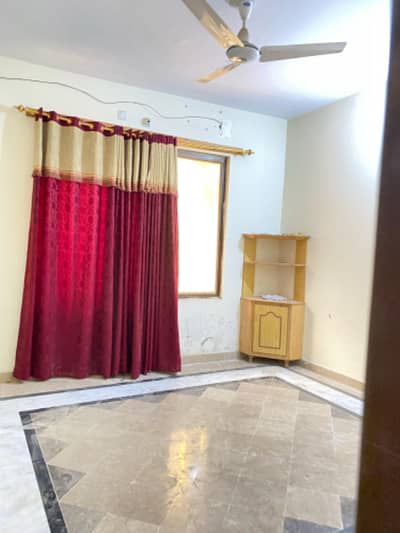 house portion available for rent in newmal kuri road islamabad