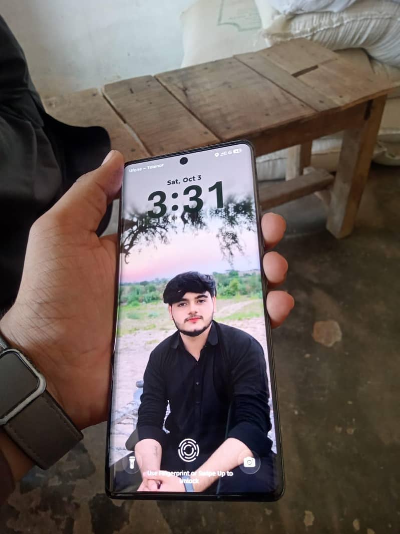 Tecno CAMON 40 Pro 1