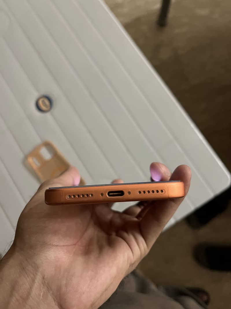 Apple iPhone 17 Pro Max 4
