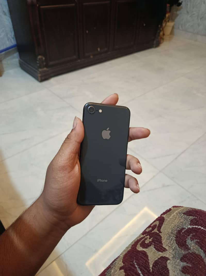 Apple iPhone 8 6