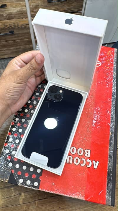Apple iPhone 13