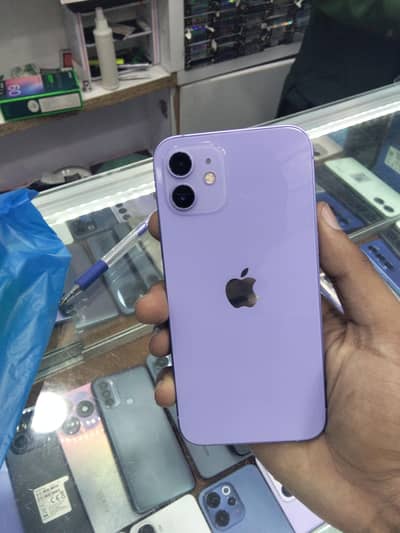 Apple iPhone 12
