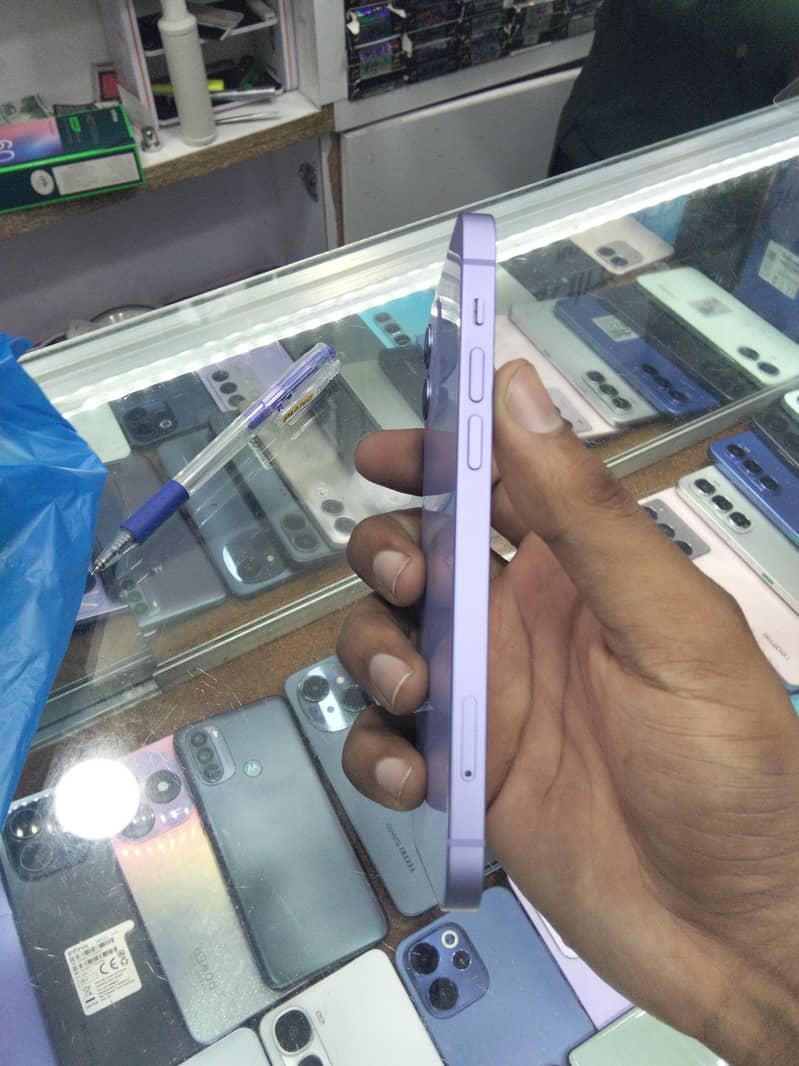 Apple iPhone 12 2