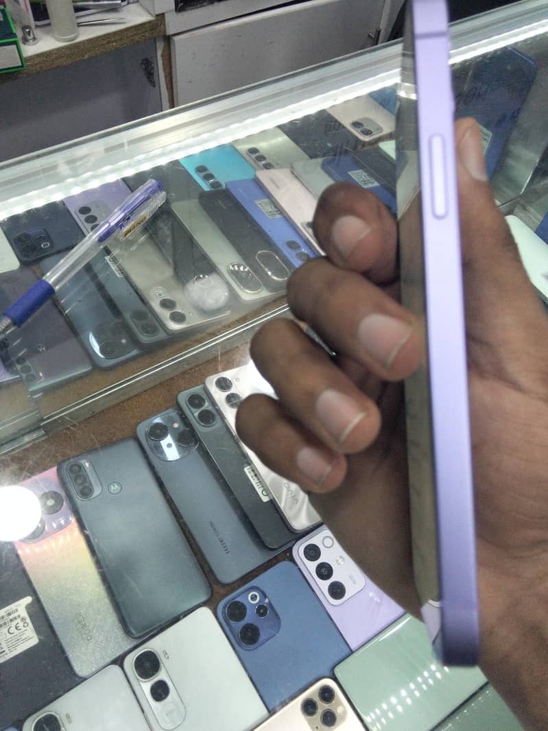 Apple iPhone 12 3