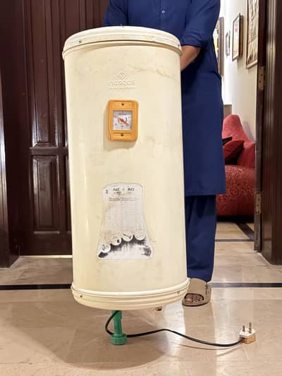 Nasgas Electric Water Heater / Geyser - 15 Gallons