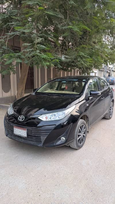 Toyota Yaris ATIV 2022 (Automatic)