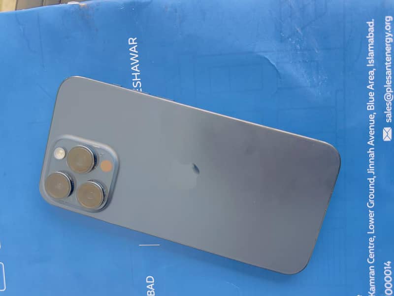 Apple iPhone 15 Pro Max 2