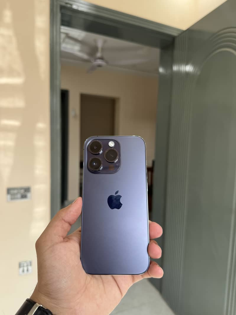Apple iPhone 14 Pro 1