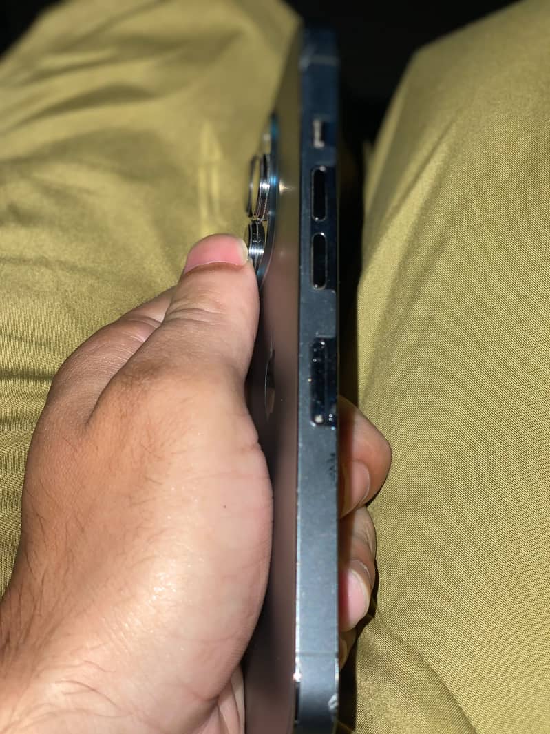 Apple iPhone 13 Pro 1