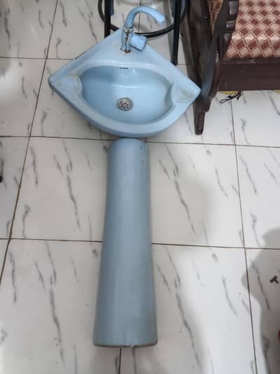 Corner Wash Basin Medium Size
