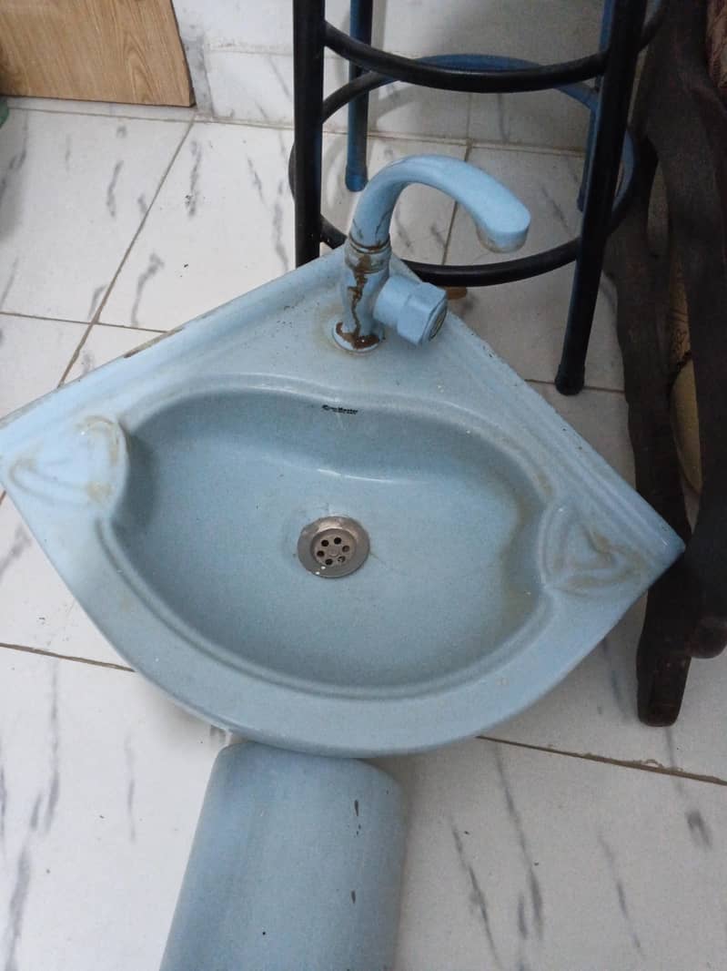 Corner Wash Basin Medium Size 2