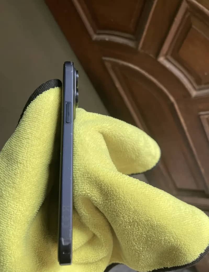IPhone 15 pro Max 3