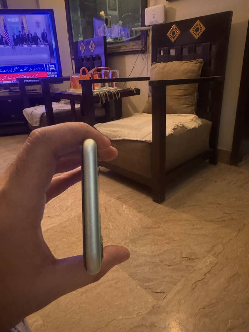 Apple iPhone 11 0