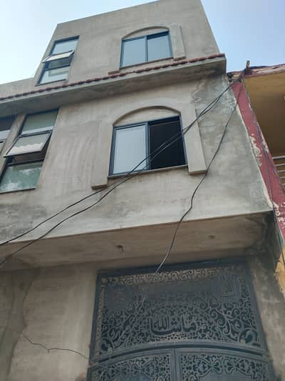 1 bedroom sharing only for boys near Dolmen mall for rent