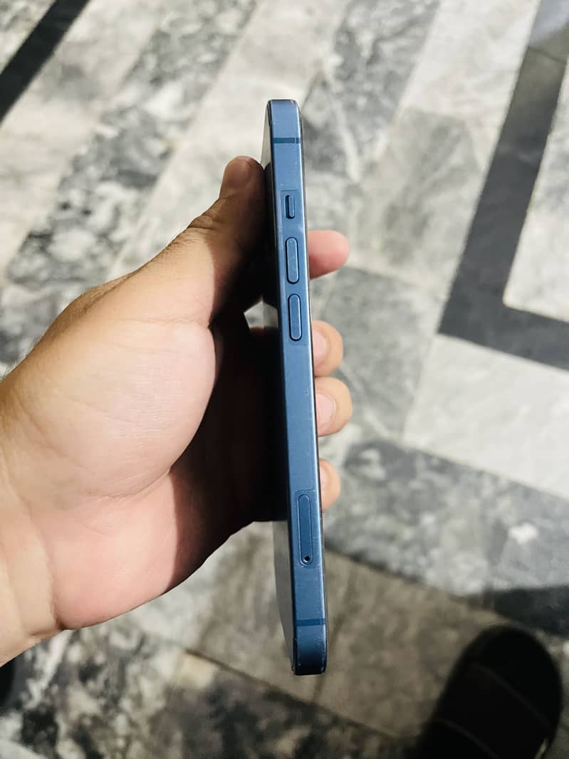 Apple iPhone 13 1