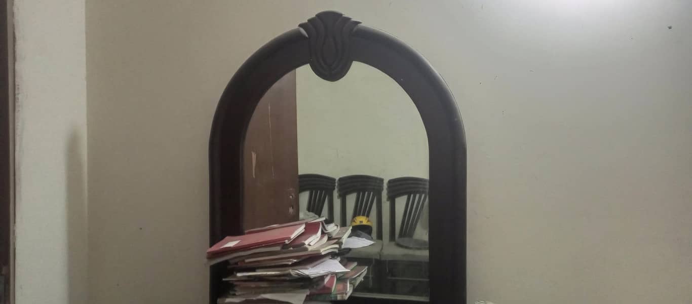 bed aur dressing table 7