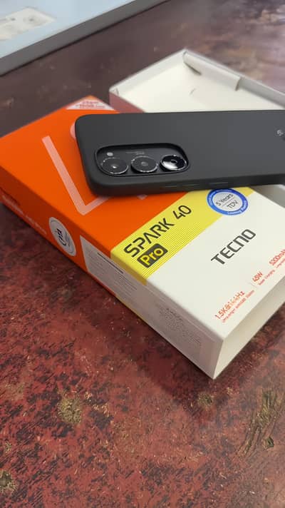Tecno Spark 40 pro