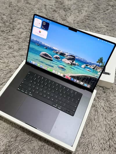 apple MacBook Pro M2 max 96gb 2tb